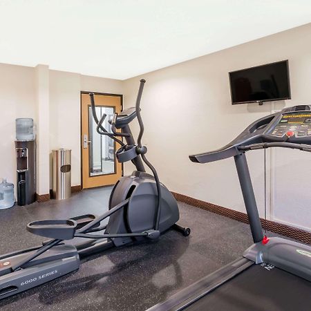 Days Inn By Wyndham Ankeny - Des Moines Bagian luar foto