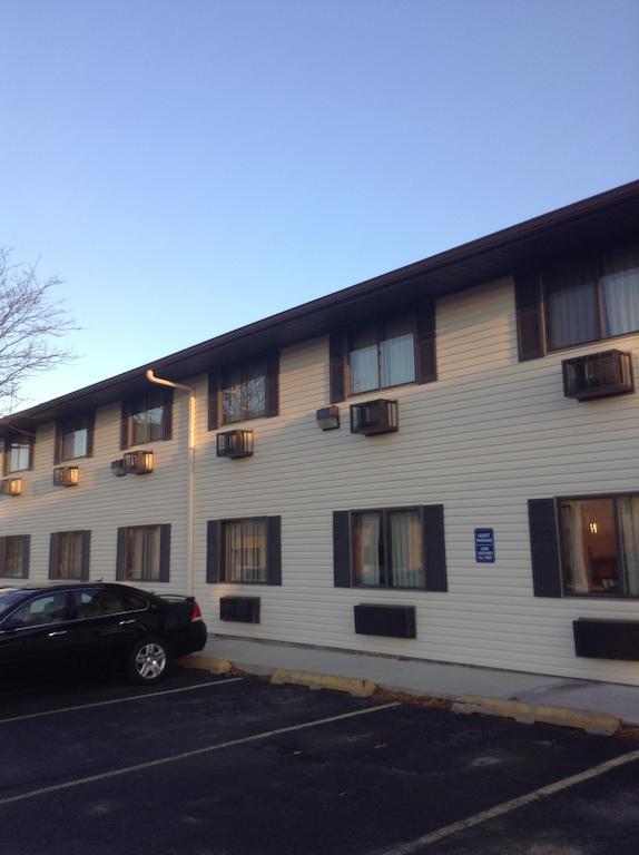Days Inn By Wyndham Ankeny - Des Moines Bagian luar foto