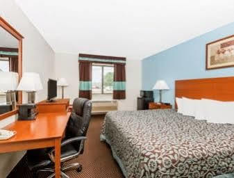 Days Inn By Wyndham Ankeny - Des Moines Bagian luar foto